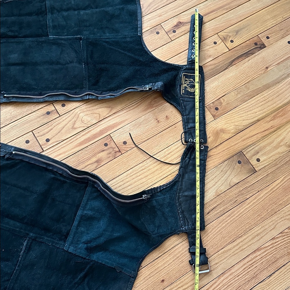 🏍️🔥 EUC Vintage Black Leather Adjustable Chaps motorcycle Bikercore Y2  🏍️🔥 - Picture 12 of 16